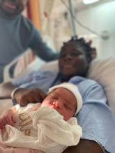 L’Alda Joana, en primer pla, la primera nadó d'un centre pùblic a la Regsió Sanitària de Girona.